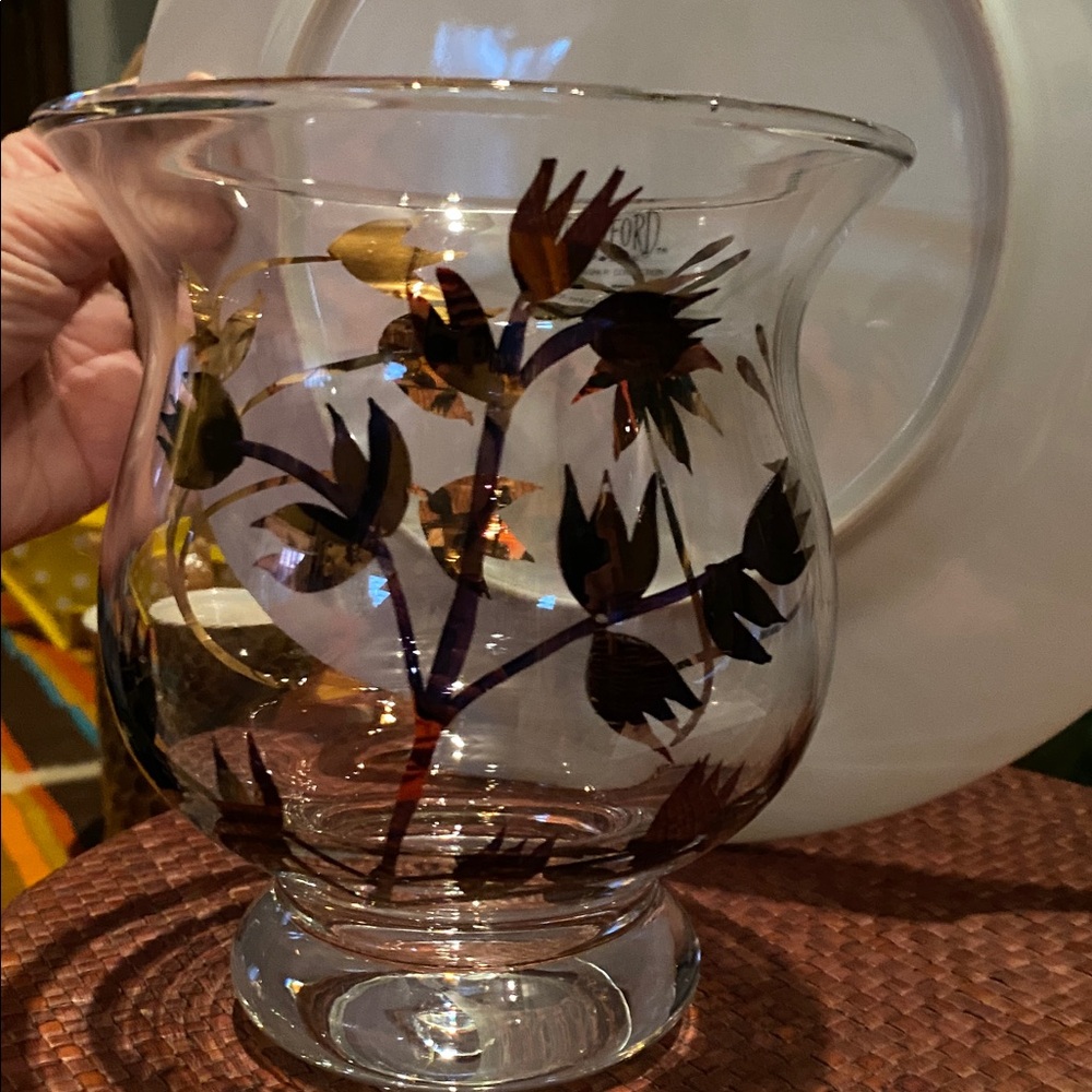 Vintage Italian Vase with Hand Painted Gold Leaf Pattern.